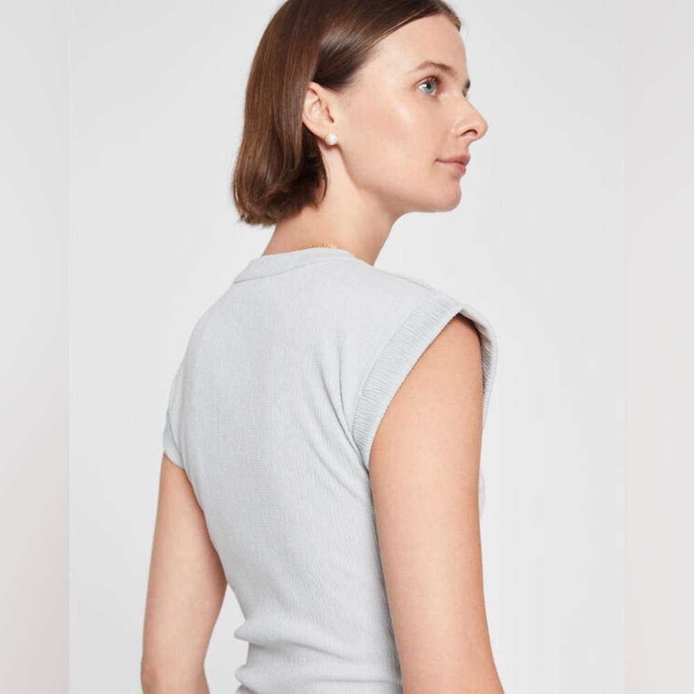 Club Monaco Textured Ruched Top M - Picture 3 of 12